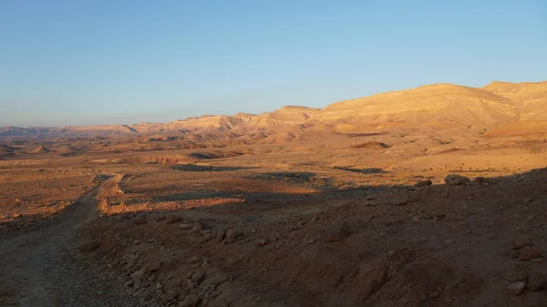 Negev Sivatagi Táj Napkeltekor Makhtesh Gadol Kráter Alján Izrael Déli — Stock Fotó