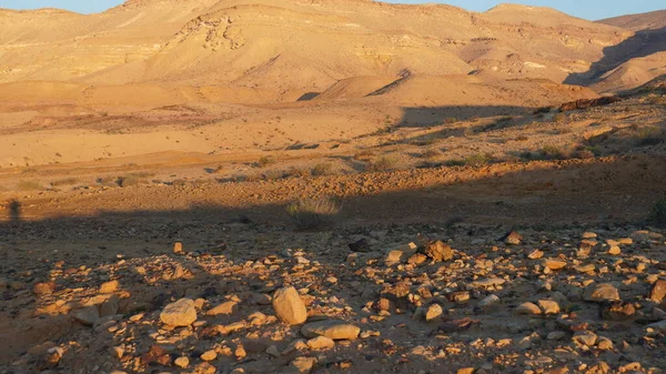 Negevská Pouštní Krajina Při Východu Slunce Dně Kráteru Machtesh Gadol — Stock fotografie