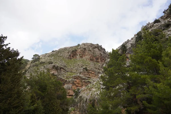 stock image Steep hill as seen from the bottom of canyon of Jacob s Canyon at Rhodes Island