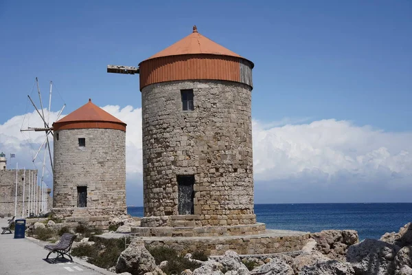 Средневековые Ветряные Мельницы Родоса Порт Мандраки Острове Родос Греция — стоковое фото