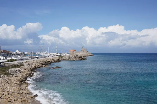Dodecanese Adası Rodos Yunanistan Daki Mandraki Limanı Rodos Ortaçağ Yel — Stok fotoğraf