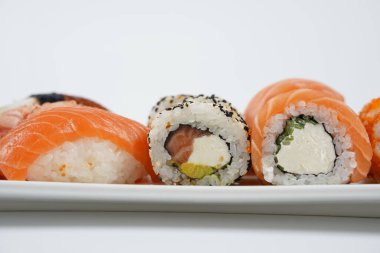 Geleneksel Japon Mutfağı - Nigiri suşi ve suşi sarmaları