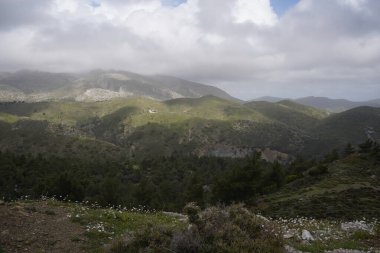 Yunanistan 'ın Rodos adasındaki St. John Şövalyeleri tarafından inşa edilen Ortaçağ Kritinia şatosunun (Kastellos) manzarası