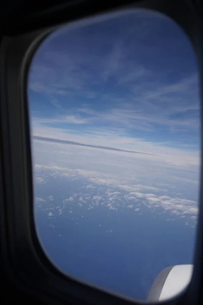 Luchtzicht Bewolkte Luchten Vanuit Vliegtuigraam — Stockfoto
