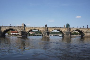 Heykelleri olan Charles Briç. Prag, Çek Cumhuriyeti