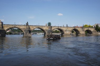 Heykelleri olan Charles Briç. Prag, Çek Cumhuriyeti