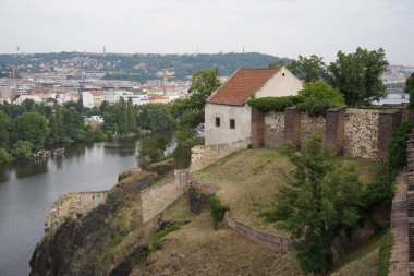 Vyehrad Gardens (Vyehradsk sady) (Çekçe: 