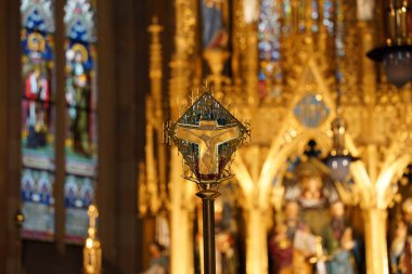 PRAG, CZECH REPUBLIC - 10 Nisan 2023: St. Peter ve Paul Bazilikası. Vysehrad kale kompleksi