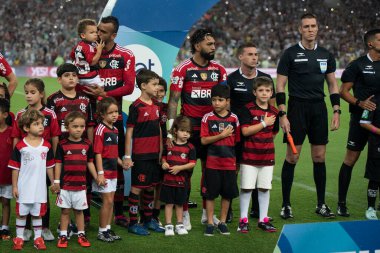 RIO DE JANEIRO, BRAZİL - 10 Nisan 2023: Maracana Stadyumu 'ndaki Fluminense x Flamengo. Şampiyonanın ikinci maçı..