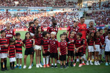 RIO DE JANEIRO, BRAZİL - 10 Nisan 2023: Maracana Stadyumu 'ndaki Fluminense x Flamengo. Şampiyonanın ikinci maçı..