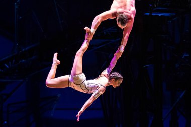 RIO DE JANEIRO, BRAZİL - 08 ARALIK 2022 Bazzar 'ın galası, Rio de Janeiro Sirki. Olimpiyat Parkı 'nda sunumlar 