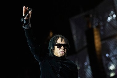 RIO DE JANEIRO, BRAZIL - 10 Eylül 2022: Rio de Janeiro 'nun batı bölgesi Cidade do Rock' ta düzenlenen Rock in Rio 2022 Festivali 'nin altıncı gününde Djavan' ın Dünya Sahnesi 'ndeki performansı.