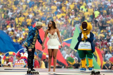 Rio de Janeiro, Brezilya - 07 Temmuz 2019: Anitta ve Pedro Cap, 2019 Copa America finali için Brezilya x Peru arasındaki maçtan önce Rio de Janeiro 'nun kuzeyindeki Maracana Stadyumu' nda