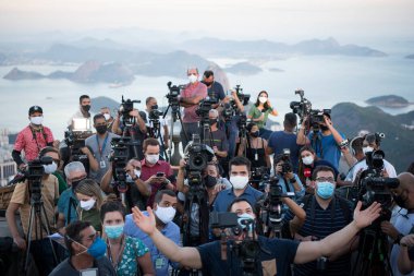 Rio de Janeiro, Brezilya - 18 Ocak 2021: Rio de Janeiro şehrinde gerçekleştirilen CoronaVac aşısının ilk uygulaması