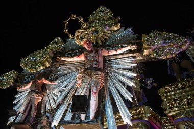 Rio de Janeiro, Brezilya - 23 Şubat 2020: Rio Karnavalı 2020. Rio de Janeiro 'daki Samba Okulları Geçidi.