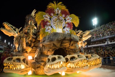 Rio de Janeiro, Brezilya - 23 Şubat 2020: Rio Karnavalı 2020. Rio de Janeiro 'daki Samba Okulları Geçidi.