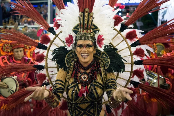 Rio de Janeiro, Brezilya - 23 Şubat 2020: Rio Karnavalı 2020. Rio de Janeiro 'daki Samba Okulları Geçidi.