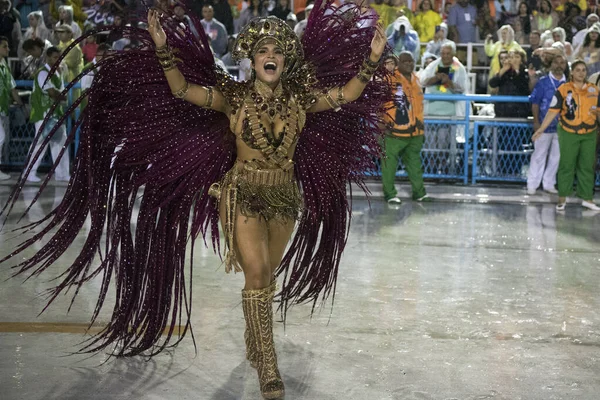โอเดอจาเนโร บราซ มภาพ 2020 Larissa Nicolau คาร 2020 ขบวนพาเหรดของโรงเร Samba — ภาพถ่ายสต็อก