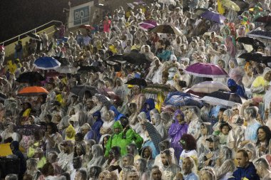 Rio de Janeiro, Brezilya - 29 Şubat 2020: Rio Karnavalı 2020. Rio de Janeiro Karnaval Şampiyonları Geçidi 