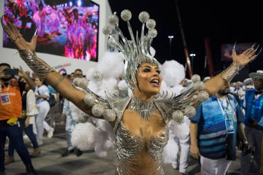 Rio de Janeiro, Brezilya - 24 Şubat 2020: Aline Riscado. Rio Karnavalı 2020. Rio de Janeiro 'daki Samba Okulları Geçidi.