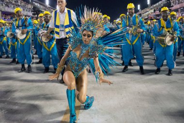 Rio de Janeiro, Brezilya - 24 Şubat 2020: Rio Karnavalı 2020. Rio de Janeiro 'daki Samba Okulları Geçidi.