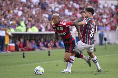 Rio de Janeiro (RJ), 07.16.2023 - Fluminense 'den Martinelli ve Flamengo' dan Wesley. Maracan 'daki Brezilya Şampiyonası için Fluminense x Flamengo maçı.