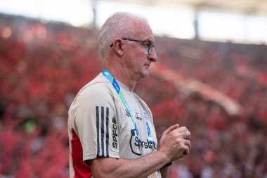 Rio de Janeiro (RJ) - 17.09.2023: Dorival Junior, Sao Paulo 'nun koçu. Maracana 'daki Flamengo x Sao Paulo maçı. Copa do Brasil finalinin ilk ayağı.