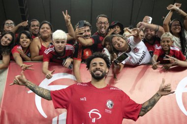 Rio de Janeiro, Rio de Janeiro, Brezilya - 27 Aralık 2023. Maracan Stadyumu 'nda Salgueiro Samba Okulu' nun bir gösterisiyle All-star maçı..       