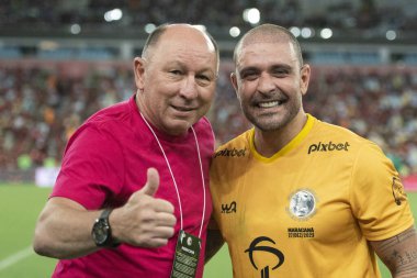 Rio de Janeiro, Rio de Janeiro, Brezilya - 27 Aralık 2023. Maracan Stadyumu 'nda Salgueiro Samba Okulu' nun bir gösterisiyle All-star maçı..       