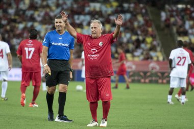 Rio de Janeiro, Rio de Janeiro, Brezilya - 27 Aralık 2023. Maracan Stadyumu 'nda Salgueiro Samba Okulu' nun bir gösterisiyle All-star maçı..       