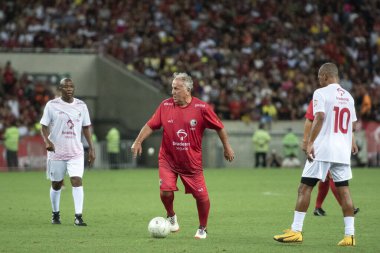 Rio de Janeiro, Rio de Janeiro, Brezilya - 27 Aralık 2023. Maracan Stadyumu 'nda Salgueiro Samba Okulu' nun bir gösterisiyle All-star maçı..       