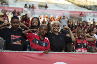 Rio de Janeiro, Rio de Janeiro, Brezilya - 27 Aralık 2023. Maracan Stadyumu 'nda Salgueiro Samba Okulu' nun bir gösterisiyle All-star maçı..       