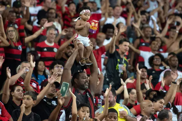 Rio de Janeiro, Rio de Janeiro, Brezilya - 17 Nisan 2024. Flamengo x Sao Paulo - Campeonato Brasileiro.           