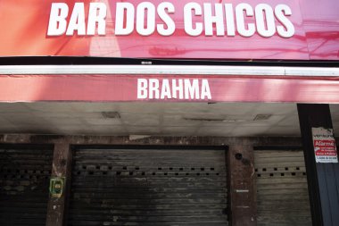 Rio de Janeiro (RJ), 26 / 03 / 2025 - Rio de Janeiro 'nun Kuzey Bölgesi Maracan mahallesindeki Bar dos Chicos' ta yangın.                      