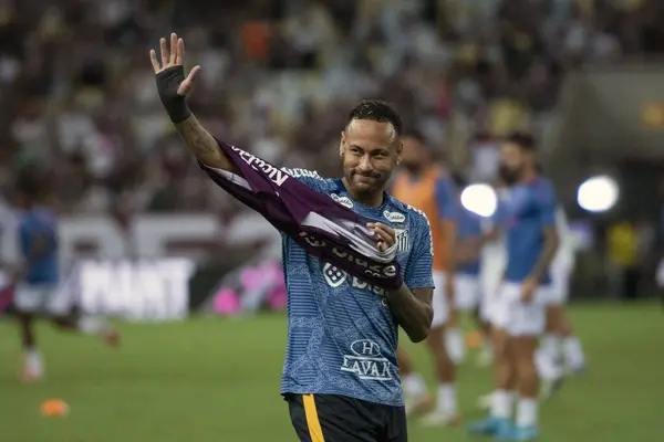 Rio de Janeiro (RJ), 12/04/2025 - FLUMINENSE X SANTOS. Brezilya Şampiyonası için Maracana Stadyumu 'nda Fluminense x Santos.                        