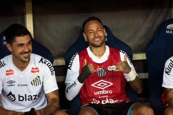 Rio de Janeiro (RJ), 12/04/2025 - FLUMINENSE X SANTOS. Brezilya Şampiyonası için Maracana Stadyumu 'nda Fluminense x Santos.                        