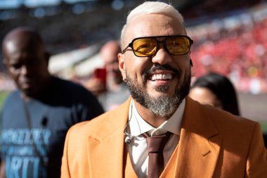 Rio de Janeiro, Rio de Janeiro, Brezilya - 27 Nisan 2025. Şarkıcı Belo TV Globo 'nun 60. yıldönümünde performans sergiledi. Flamengo x Corinthians Maracana Stadyumunda.            