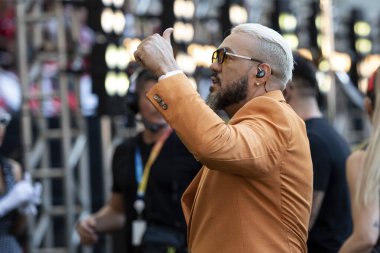 Rio de Janeiro, Rio de Janeiro, Brezilya - 27 Nisan 2025. Şarkıcı Belo TV Globo 'nun 60. yıldönümünde performans sergiledi. Flamengo x Corinthians Maracana Stadyumunda.            