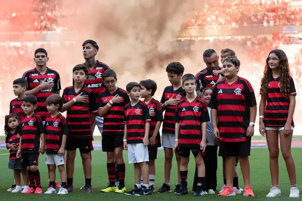Rio de Janeiro, Rio de Janeiro, Brezilya - 27 Nisan 2025. Flamengo x Corinthians Maracana Stadyumunda.                  