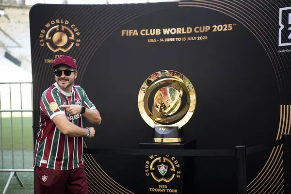 Rio de Janeiro (RJ), 08 / 05 / 2025 - CLUB World CUP TROPHY Tours - Fluminense Kulüp Kupası kupasını Maracana 'ya götürdü.  