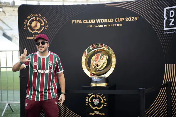 Rio de Janeiro (RJ), 08 / 05 / 2025 - CLUB World CUP TROPHY Tours - Fluminense Kulüp Kupası kupasını Maracana 'ya götürdü.  
