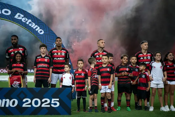 Rio de Janeiro, Rio de Janeiro, Brezilya - Haziran 01, 2025. Brezilya Şampiyonası için Maracana Stadyumu 'nda Flamengo x Fortaleza.                 