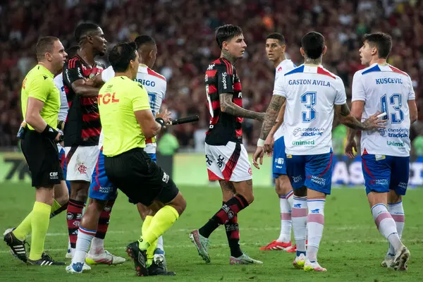 Rio de Janeiro, Rio de Janeiro, Brezilya - Haziran 01, 2025. Brezilya Şampiyonası için Maracana Stadyumu 'nda Flamengo x Fortaleza.                 