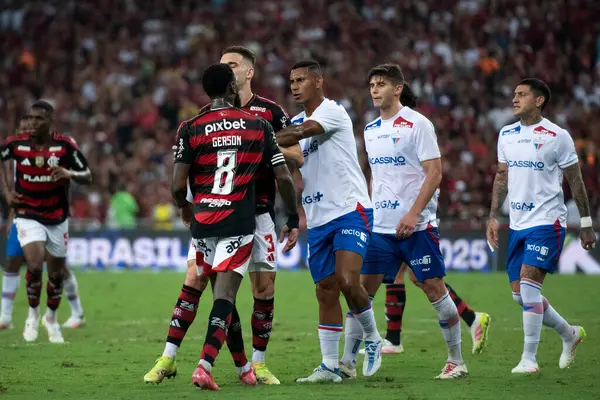 Rio de Janeiro, Rio de Janeiro, Brezilya - Haziran 01, 2025. Brezilya Şampiyonası için Maracana Stadyumu 'nda Flamengo x Fortaleza.                 