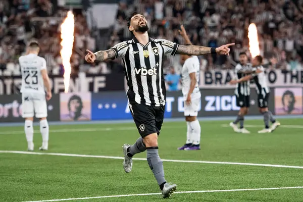 Rio de Janeiro (RJ), 04/06/2025 - BOTAFOGO X CEARA. Botafogo x Ceara ile Nilton Santos 'taki Brezilya Şampiyonası' nın 10. raundu arasındaki maç..                        