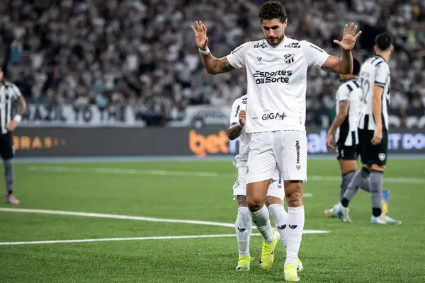 Rio de Janeiro (RJ), 04/06/2025 - BOTAFOGO X CEARA. Botafogo x Ceara ile Nilton Santos 'taki Brezilya Şampiyonası' nın 10. raundu arasındaki maç..                        