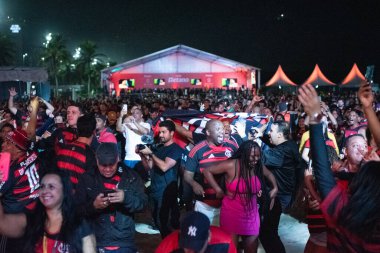 Rio de Janeiro (RJ), 16 / 06 / 2025 - FAN ZONE FIFA - FIFA Dünya Kulüpler Kupası 2025 Fan Zone Copacabana sahilinde Flamengo taraftarlarıyla.                 