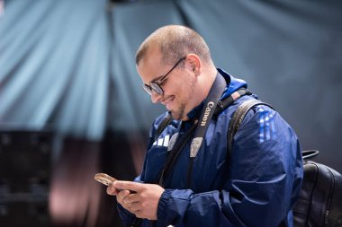 Rio de Janeiro, Rio de Janeiro, Brezilya - 24 Haziran 2025. Flamengo taraftarlarıyla Copacabana sahilinde FIFA Dünya Kupası 2025 Fan Zone.                  