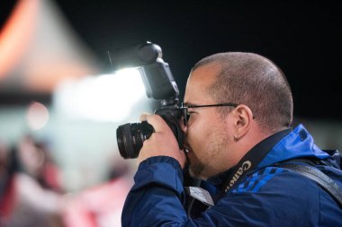 Rio de Janeiro, Rio de Janeiro, Brezilya - 24 Haziran 2025. Flamengo taraftarlarıyla Copacabana sahilinde FIFA Dünya Kupası 2025 Fan Zone.                  