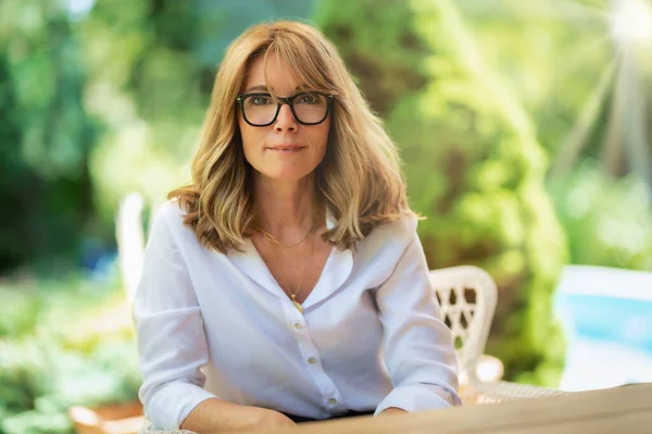 Close Portrait Shot Cheerful Middle Aged Woman Wearing Glasses White — Stockfoto